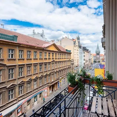 Spacious With Balcony At Wenceslas Sq *