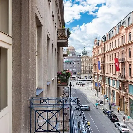 Apartment Spacious With Balcony At Wenceslas Sq Prague