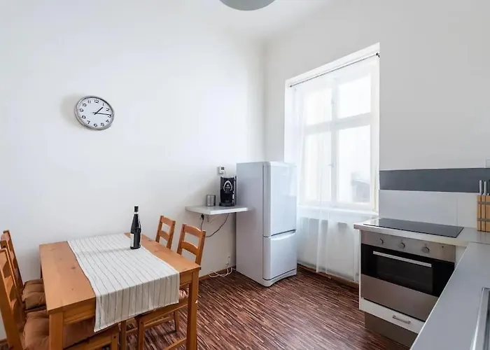 Spacious With Balcony At Wenceslas Sq Appartamento Praga