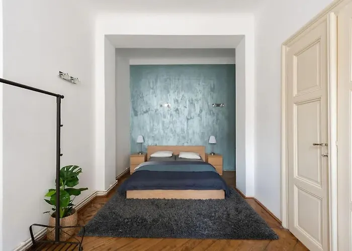 Spacious With Balcony At Wenceslas Sq Appartamento