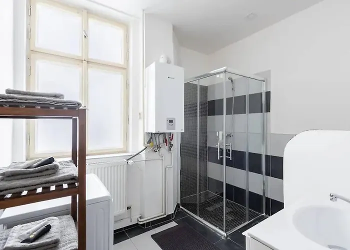 Spacious With Balcony At Wenceslas Sq Appartamento