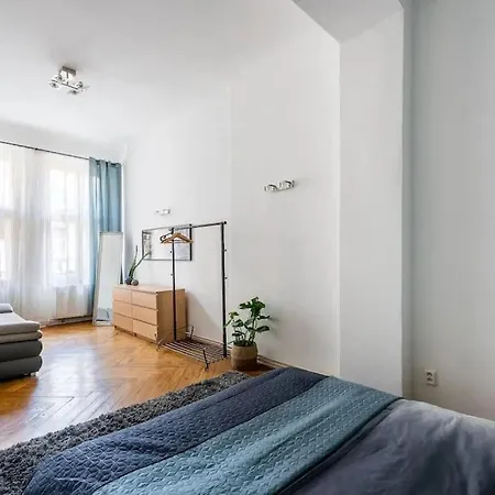 Spacious With Balcony At Wenceslas Sq براغ