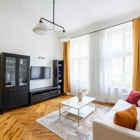 Spacious With Balcony At Wenceslas Sq براغ