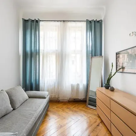 Spacious With Balcony At Wenceslas Sq شقة براغ